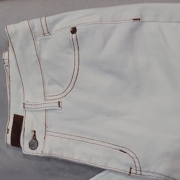 Judy Blue Cropped Bootcut Jeans - Picture 2 of 12